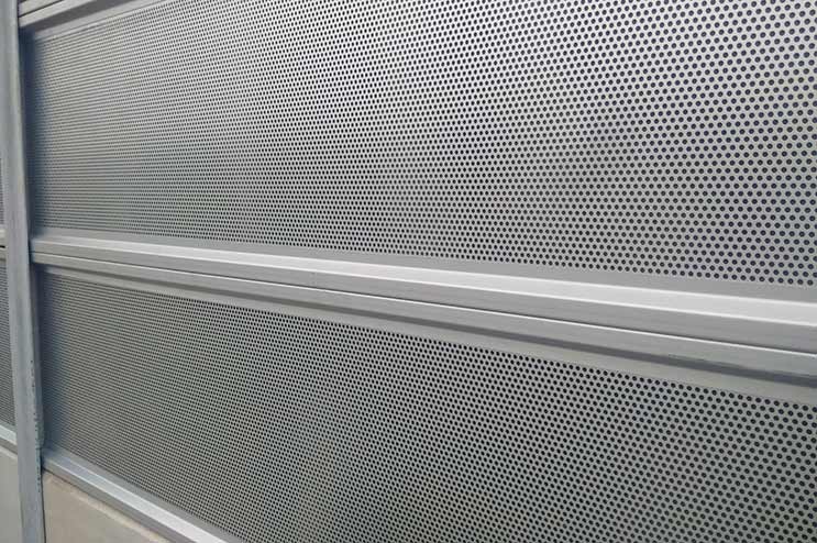 Installation de mur antibruit sur autoroute Roumanie Girod Group