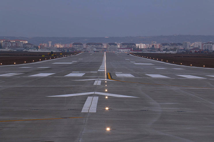 Marquage au sol Aéroport roumain Girod Semnalizare rutiera